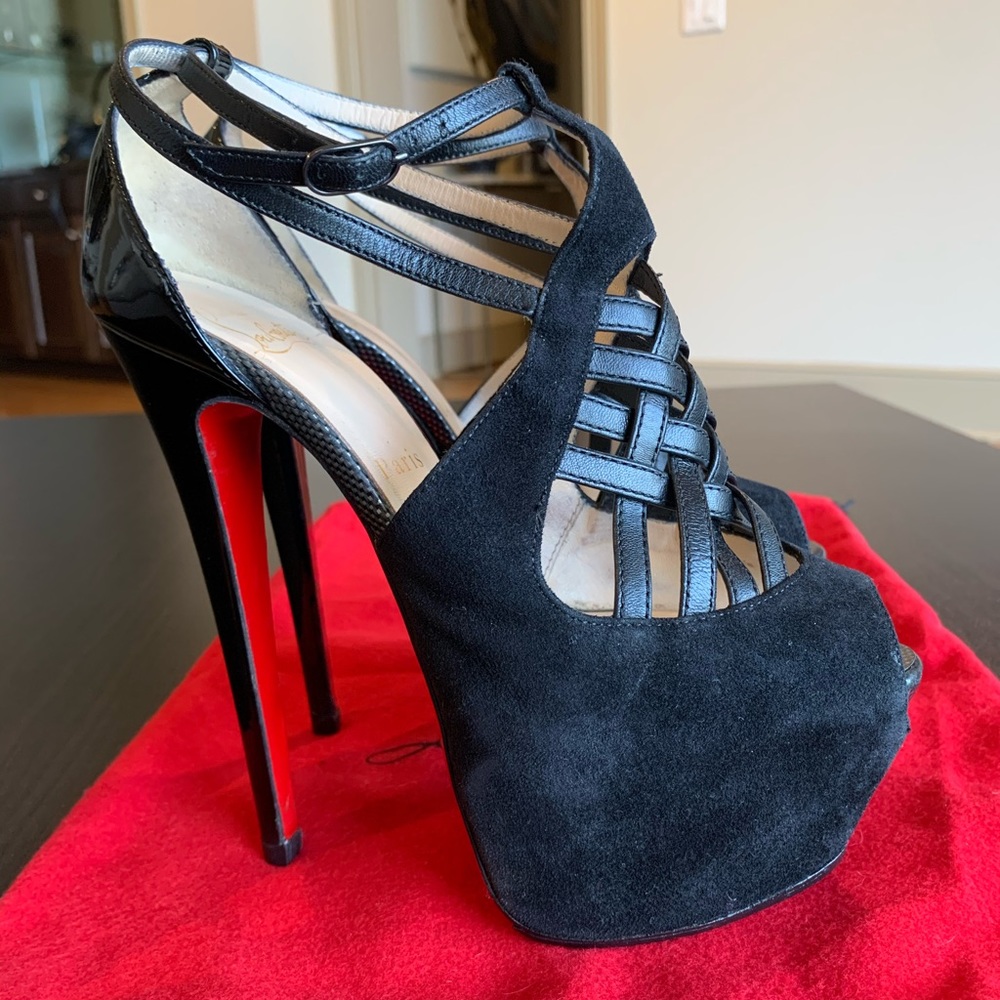 *SOLD* Christian Louboutin Carlota